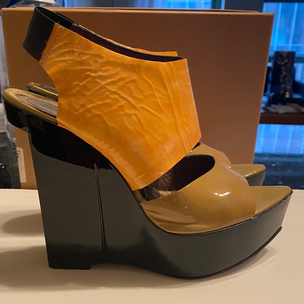 Marni leather & lacquer heeled wedge